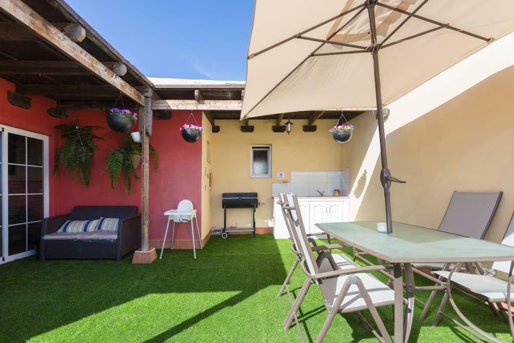 Villa Blanca Tenerife - Complete House - Terrace And Bbq, 5 Minutes From The Beach And Airport 圣伊西德罗 外观 照片